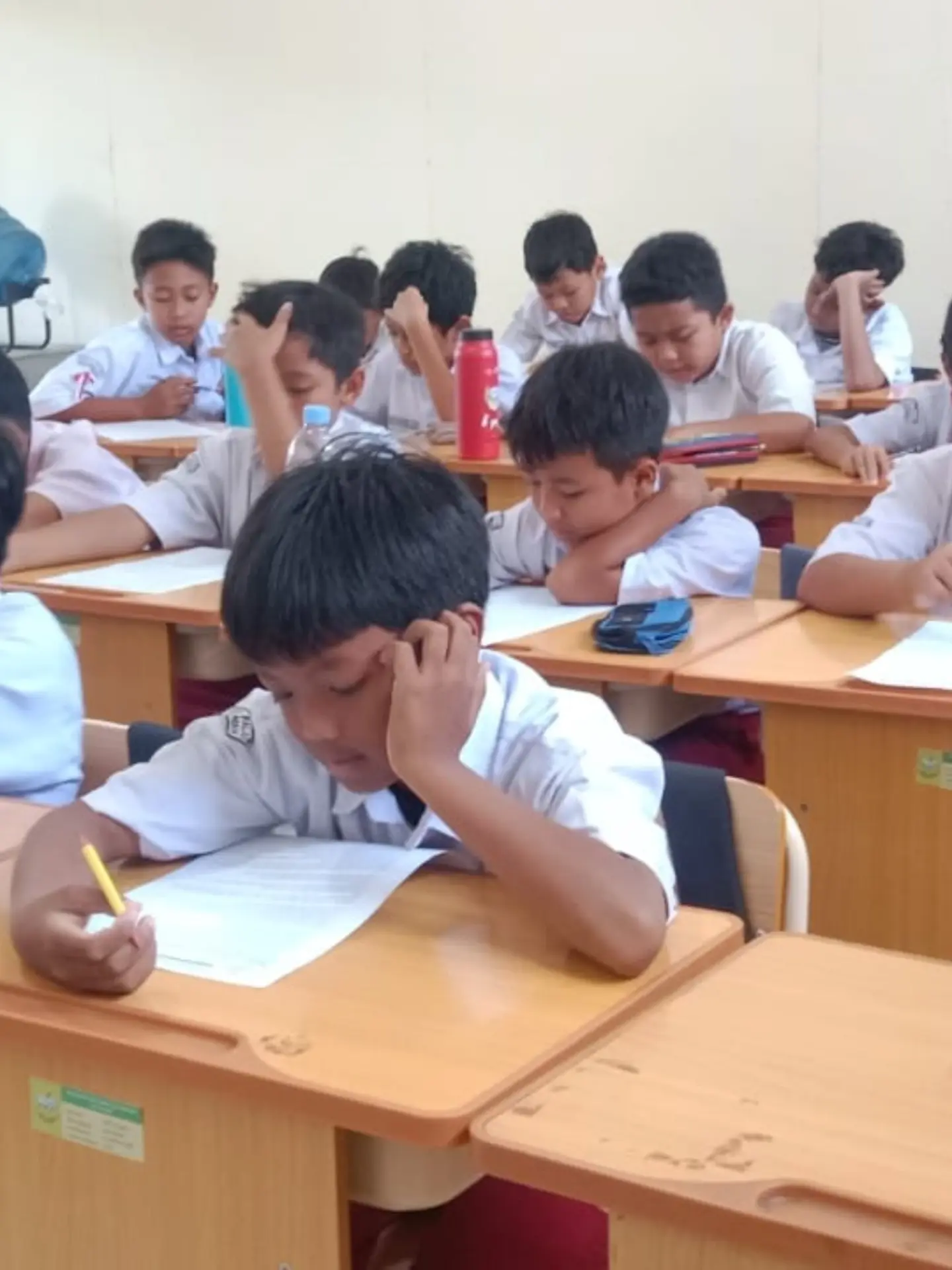 Hari Pertama Asesmen Tengah Semester — foto 3