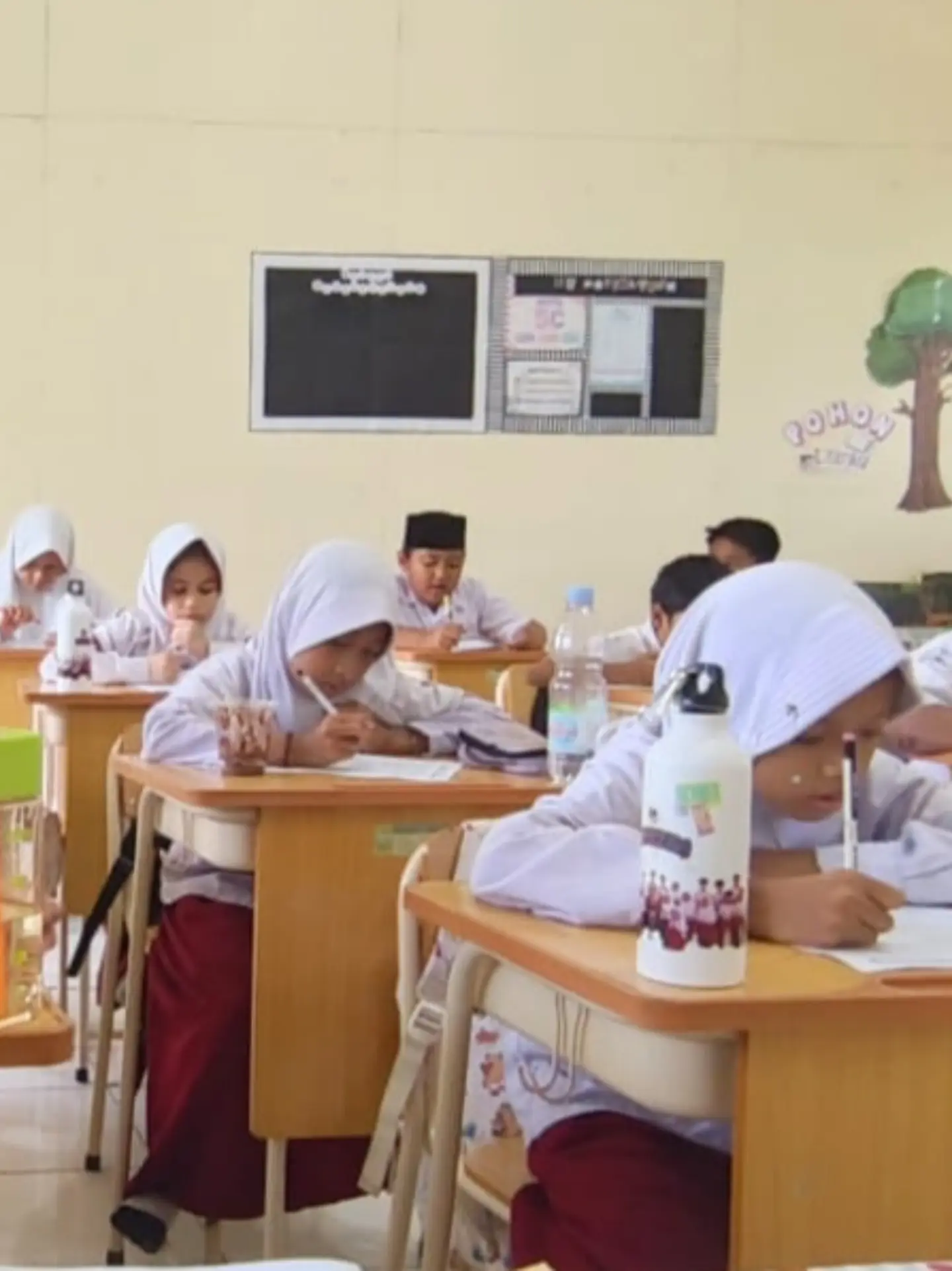 Hari Pertama Asesmen Tengah Semester — foto 4