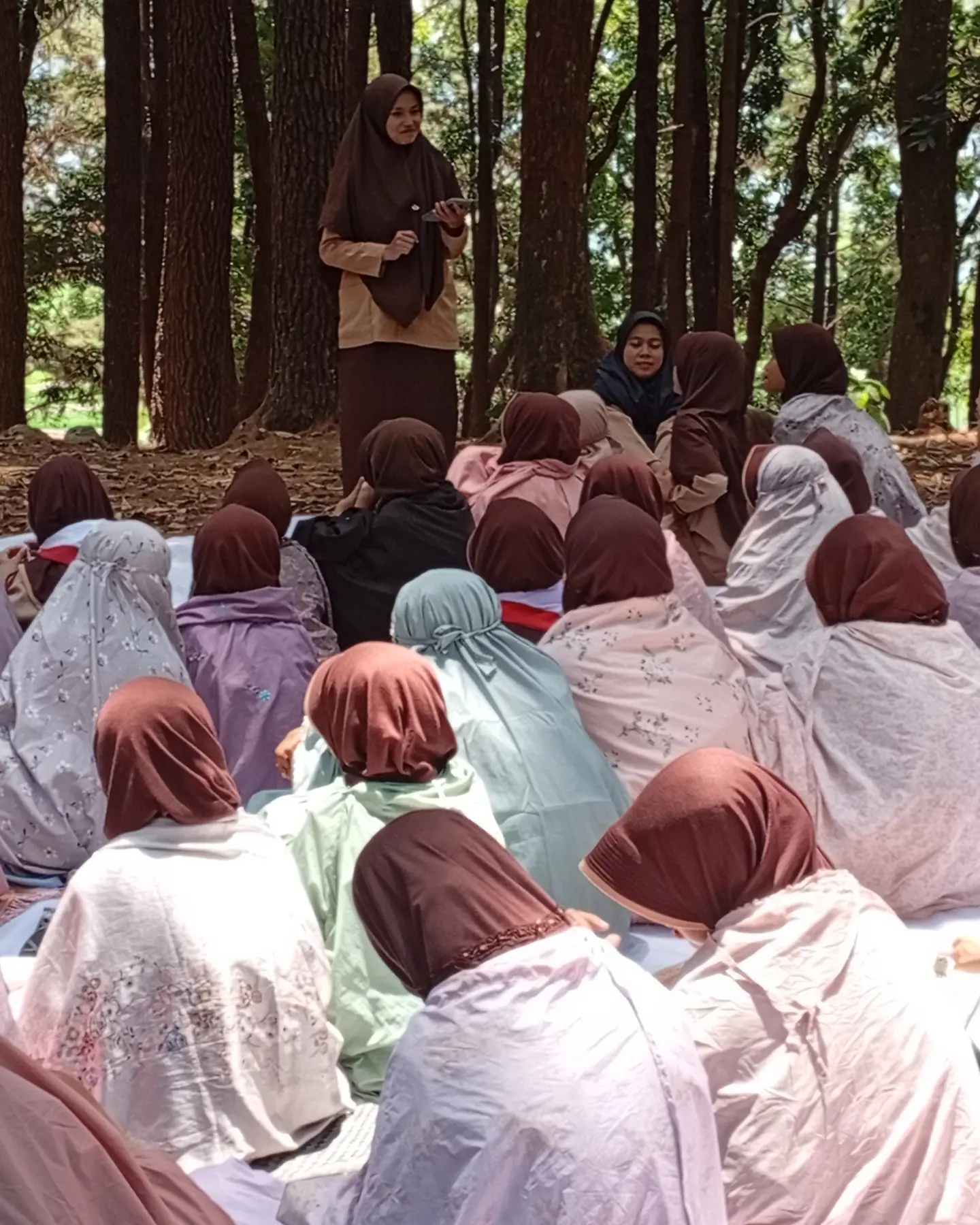 Keputrian: Menjadi Muslimah yang Bersahabat dengan Alam — foto 4
