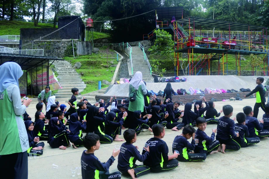 Siswa SDIT Al Falah mengikuti kegiatan Smart Camp